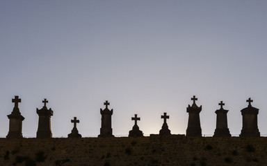 Cruces en el cementerio de Carcassone. Languedoc. Francia