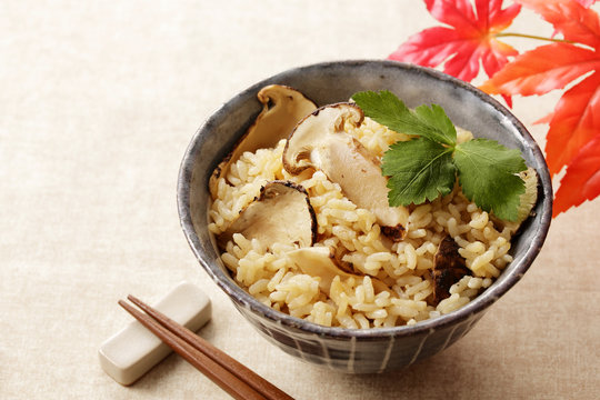 松茸ご飯　Rice cooked with matsutake mushroom