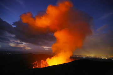 Lac de lave actif volcan heureux Nicaragua