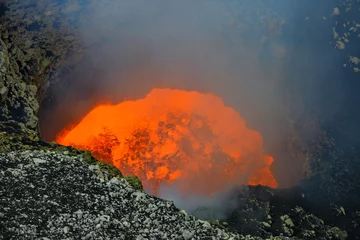 Papier Peint photo autocollant Volcan Lac de lave actif volcan heureux Nicaragua
