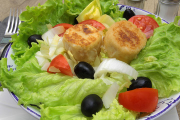 salade composée et chèvre