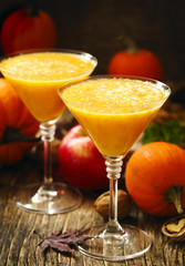 Pumpkin alcohol cocktail for fall and halloween parties