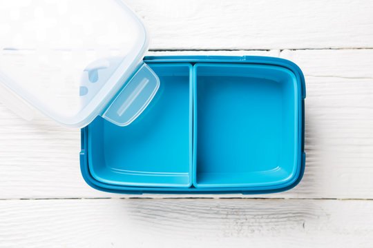 Image of blue lunchbox with lid