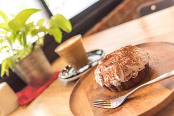chocolate tart and latte coffee