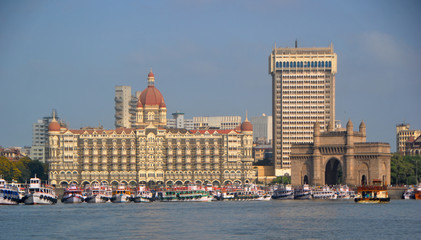 Naklejka premium Widok hotelu Taj Mahal od strony morza