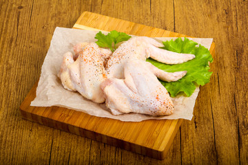 Raw chicken wings