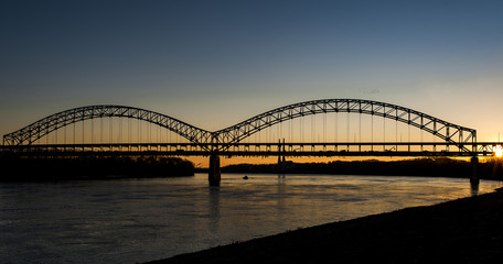 Fototapeta na wymiar Sunset at Sherman Minton Bridge - Ohio River, Louisville, Kentucky & New Albany, Indiana