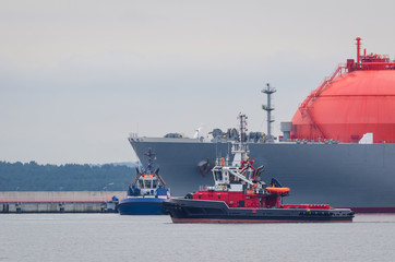 LNG TANKER AND FIREBOAT © Wojciech Wrzesień