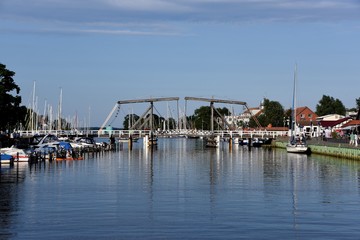 Fototapeta na wymiar Historische Klappbrücke Greifswald-Wieck