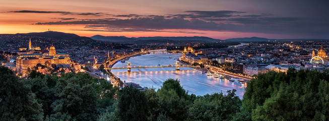 Fototapeta premium Zachód słońca nad Budapesztem, Węgry