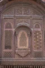 Fototapeta na wymiar Queens window in Jodhpur Fort with detailed design