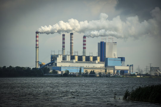 Kominy elektrowni węglowej