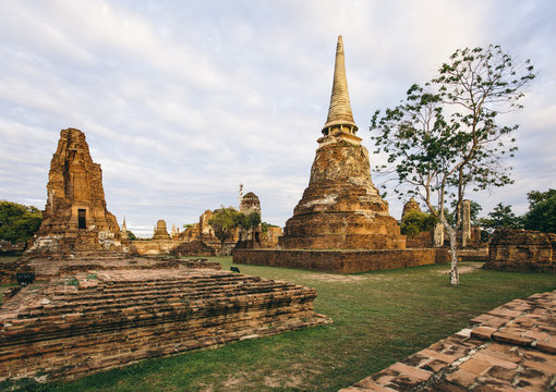 Wat Ratchaburana temple