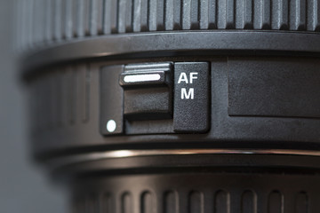 Schalter Autofokus / manueller Focus an einem Objektiv