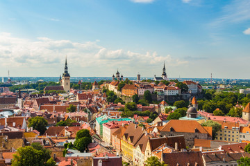 Obraz premium Aerial View of Tallinn Old Town in a beautiful summer day, Estonia