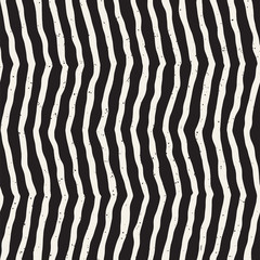 Hand drawn seamless pattern. Abstract geometric tiling background in black and white. Vector stylish doodle line lattice