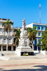 Fototapeta na wymiar Statue of Jose Marti in Havana