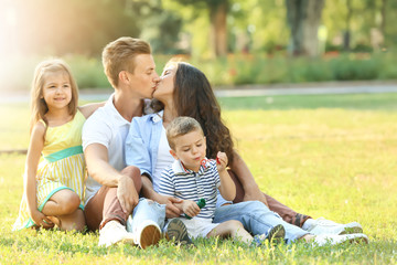 Fototapeta premium Happy family in park