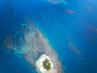 Fototapeta na wymiar 1508791 Small island at pattern sea