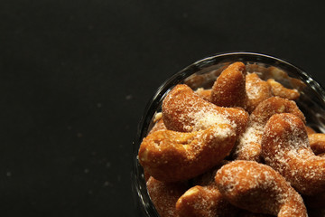  cashews are one of the lowest-fiber nuts, they are packed with vitamins, minerals and antioxidants