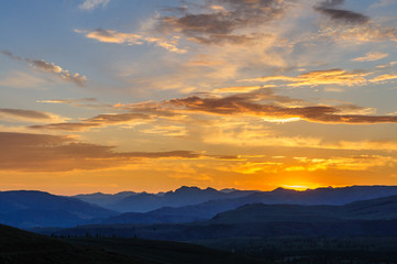 Fototapeta premium Eary morning Sunrise over Yellowstone