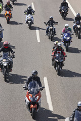 Fototapeta premium Motocykliści na drodze. Tło transportu