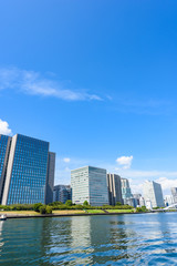 Fototapeta premium 隅田川沿いの風景