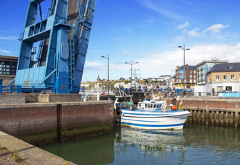 Passage de bateau au pont levant Ango, Dieppe, Seine maritime, France