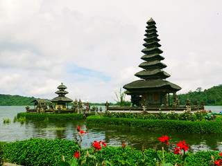 Fototapeta na wymiar Ancient water temple in Bali, Indonesia or Pura Ulun Danu Peratan