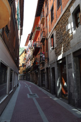 Obraz premium Calles del casco antiguo de un pueblo.