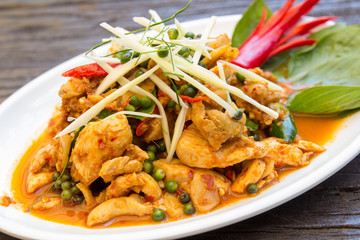 Stir fried chicken and curry paste