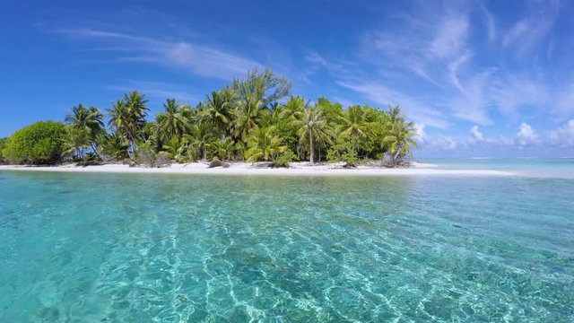 paysage de plage paradisiaque &agrave; tahiti, polyn&eacute;sie