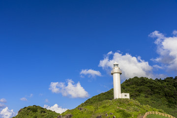 Fototapeta na wymiar 御神崎岬の白い灯台