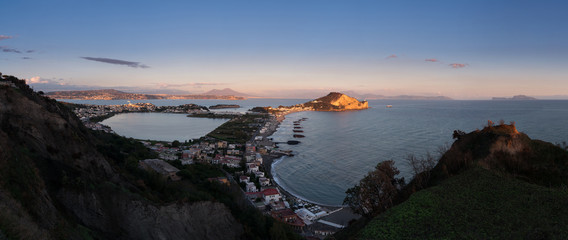 panorama da monte di procida, ischia, costiera sorrentina, napoli, pozzuoli, bacoli, miseno e...