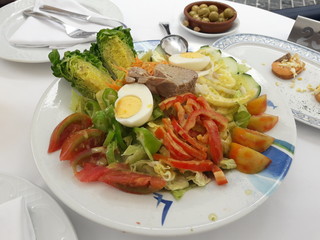 Rica ensalada mediterranea 