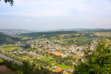 Panoramablick über das Saartal und Serrig