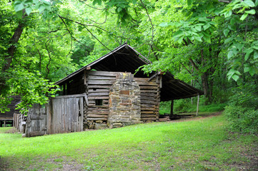 Cabin in Boxley Valley
