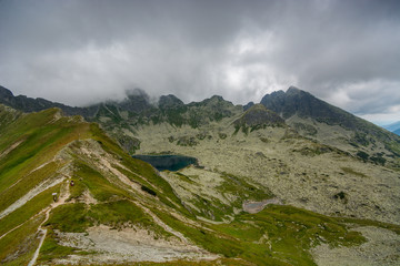 Panorama z Gładkiej Przełęczy na Dolinę Pięciu Staw&oacute;w Polskich