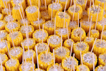 Boiled corn ready to eat.