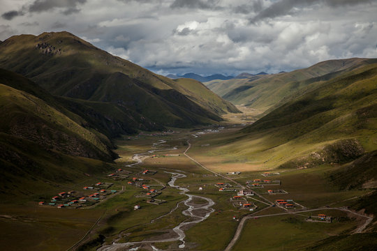 Plains near Larung Gar Buddhist Academy