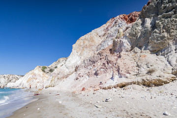 La spiaggia di Firiplaka a Milos, arcipelago delle isole Cicladi GR	