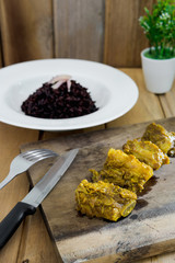 Rice berries Pig cartilage Curry pretty hot on the dining table.