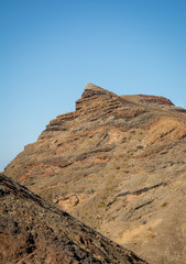 Grosser Felsen von unten fotografiert