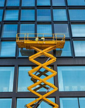 Scissor Lift Office Block