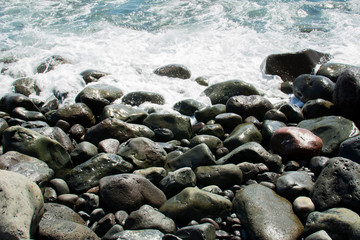 Steine an einem Strand in Madeira