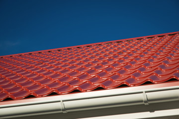 Construction of the roof of the house.