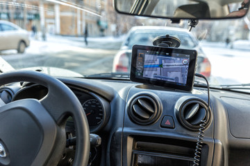 Navigator installed on the window car