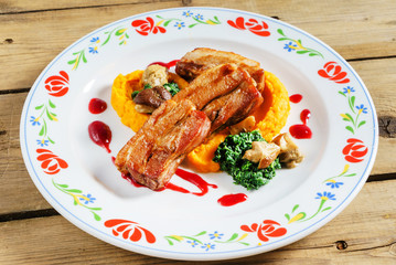 grilled ribs with pumpkin puree