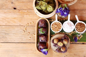 Stuffed dough pyramid dessert is delicious ( Kanom Tien)