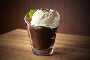 コーヒーゼリー　バニラアイス添え
